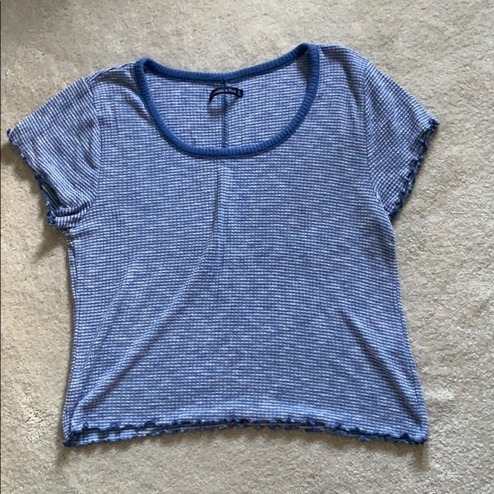 Abercrombie & Fitch scoop neck shirt